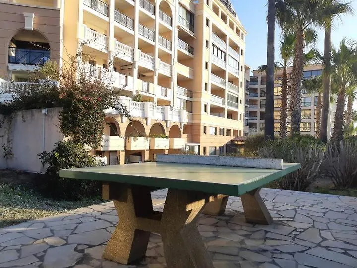 Cosy Blue Classe 2 Etoiles Piscine Parking Clim Terrasse Cannes 0*,